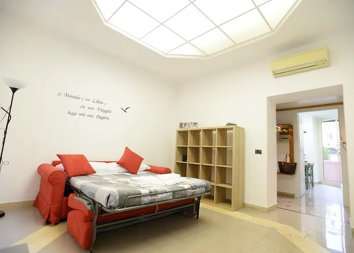 Casa Andrew Rom